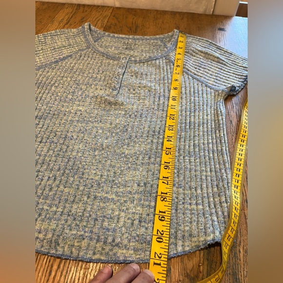 💙 AMERICAN EAGLE – Cropped Ribbed Henley – Size XL - Picture 6 of 7